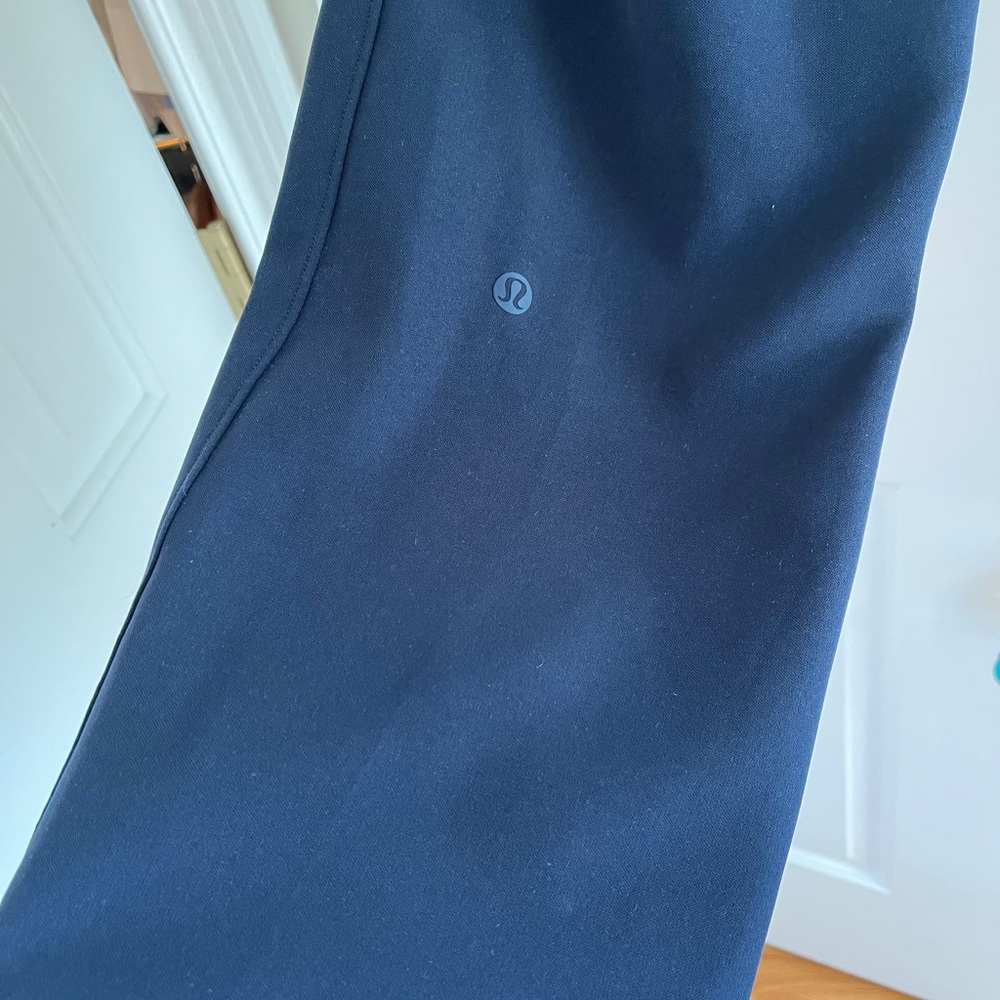 LULULEMON IN THE FLY CROP PANT. Size 12